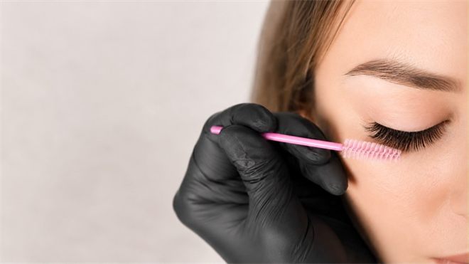 Pose et entretien d’extensions de cils à Toulouse — Cils By YH