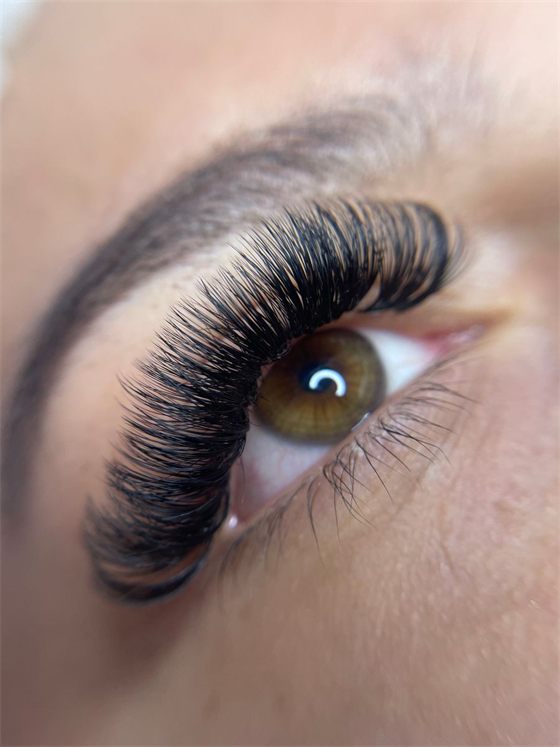 Volume russe intense à Toulouse — spécialité Cils By YH